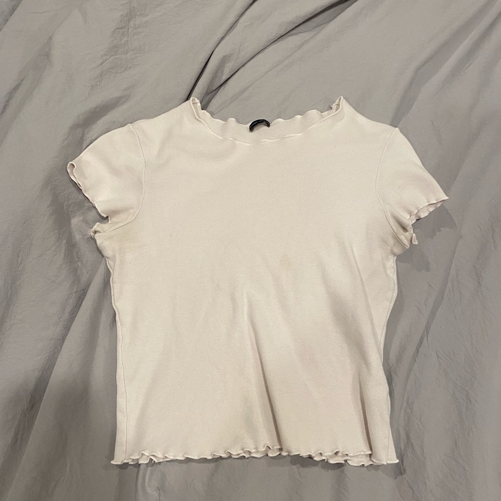 brandy melville lettuce ruffle crop top